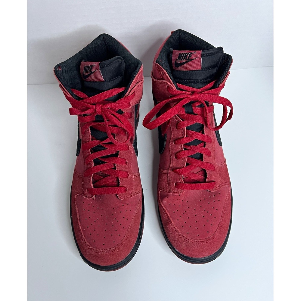 Nike Dunk High Men's US 10.5 Red/Black Suede Mid Top Lace-Up Rubber